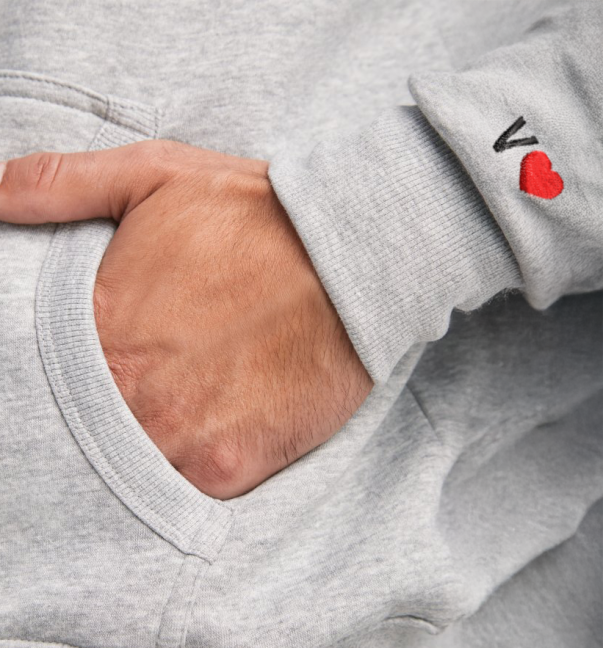 Mikina s vlastnou výšivkou na zips