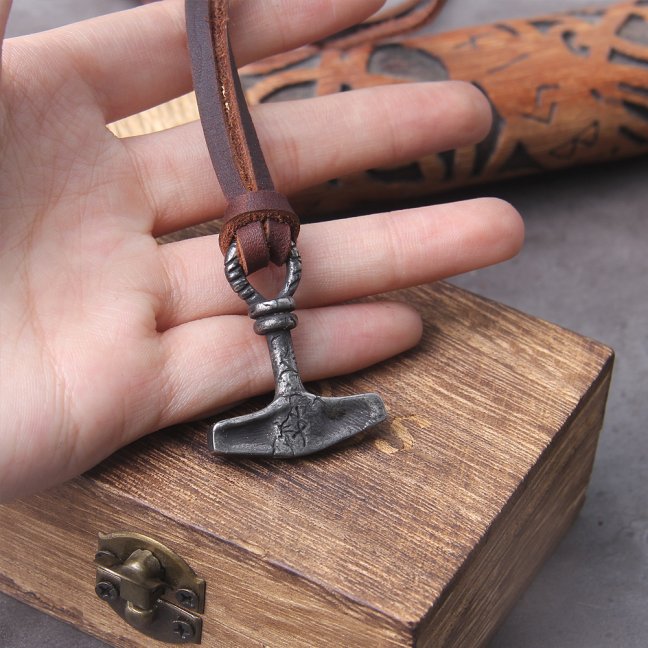 Vikingský náhrdelník z chirurgické oceli - Mjolnir Thorovo kladivo