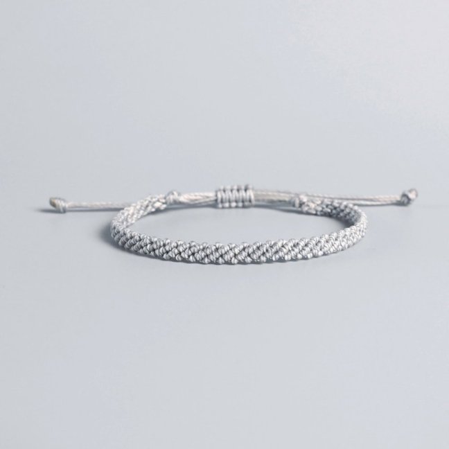 Pletený macrame náramok - ŠEDÝ