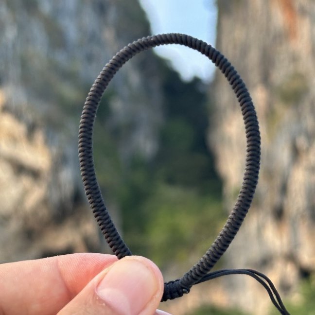 Tibetský náramek pro štěstí - ČERNÝ THIN
