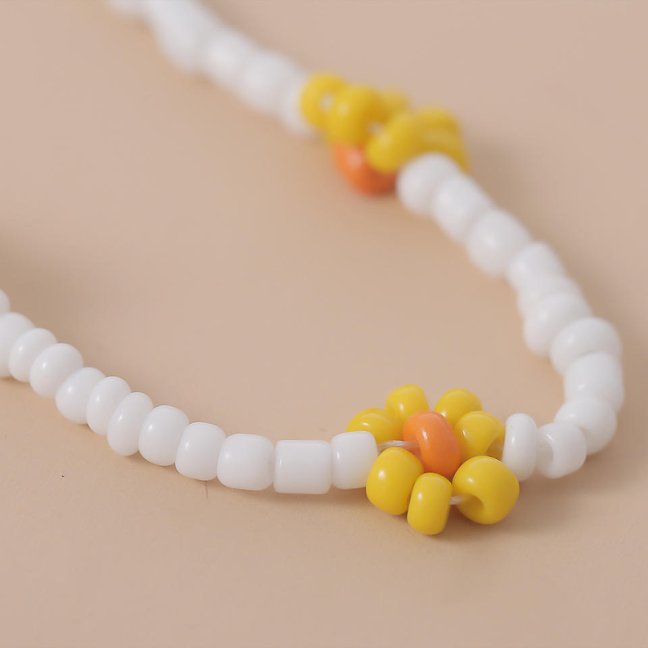 Korálkový choker - Žlté kvetinky