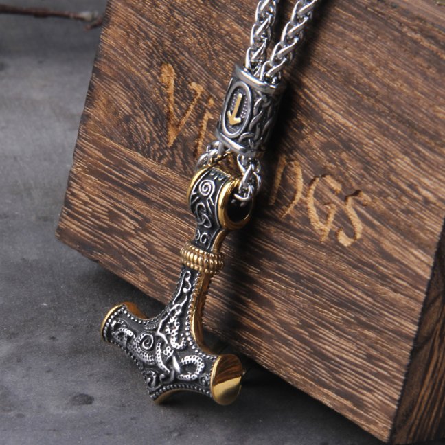 Vikingský náhrdelník z chirurgické oceli - Thorovo kladivo GOLD