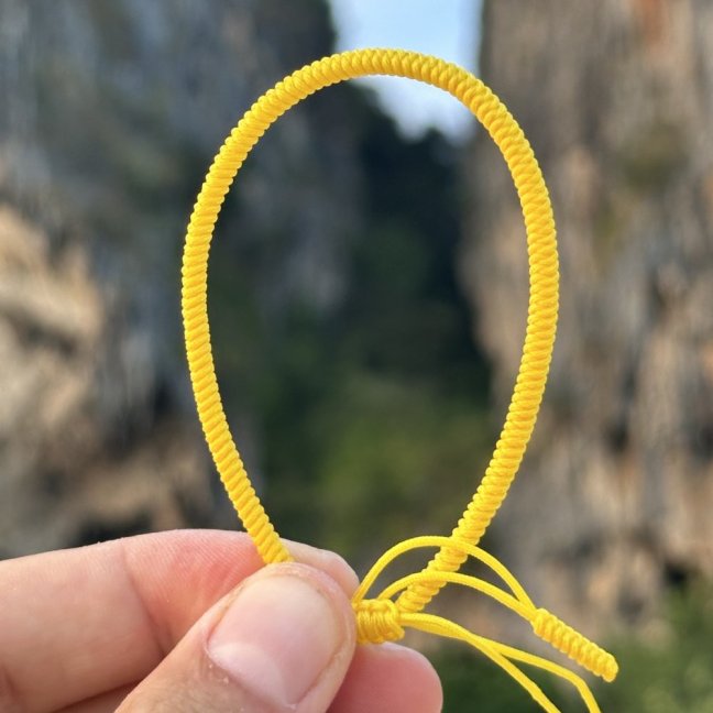 Tibetský náramek pro štěstí - ŽLUTÝ THIN
